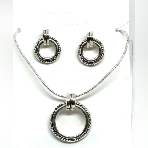 BELK Silver Tone and Black Design Circle Pendant Necklace and Post Earring - Picture 2 of 7